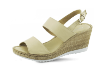 Ladies' sandals in beige