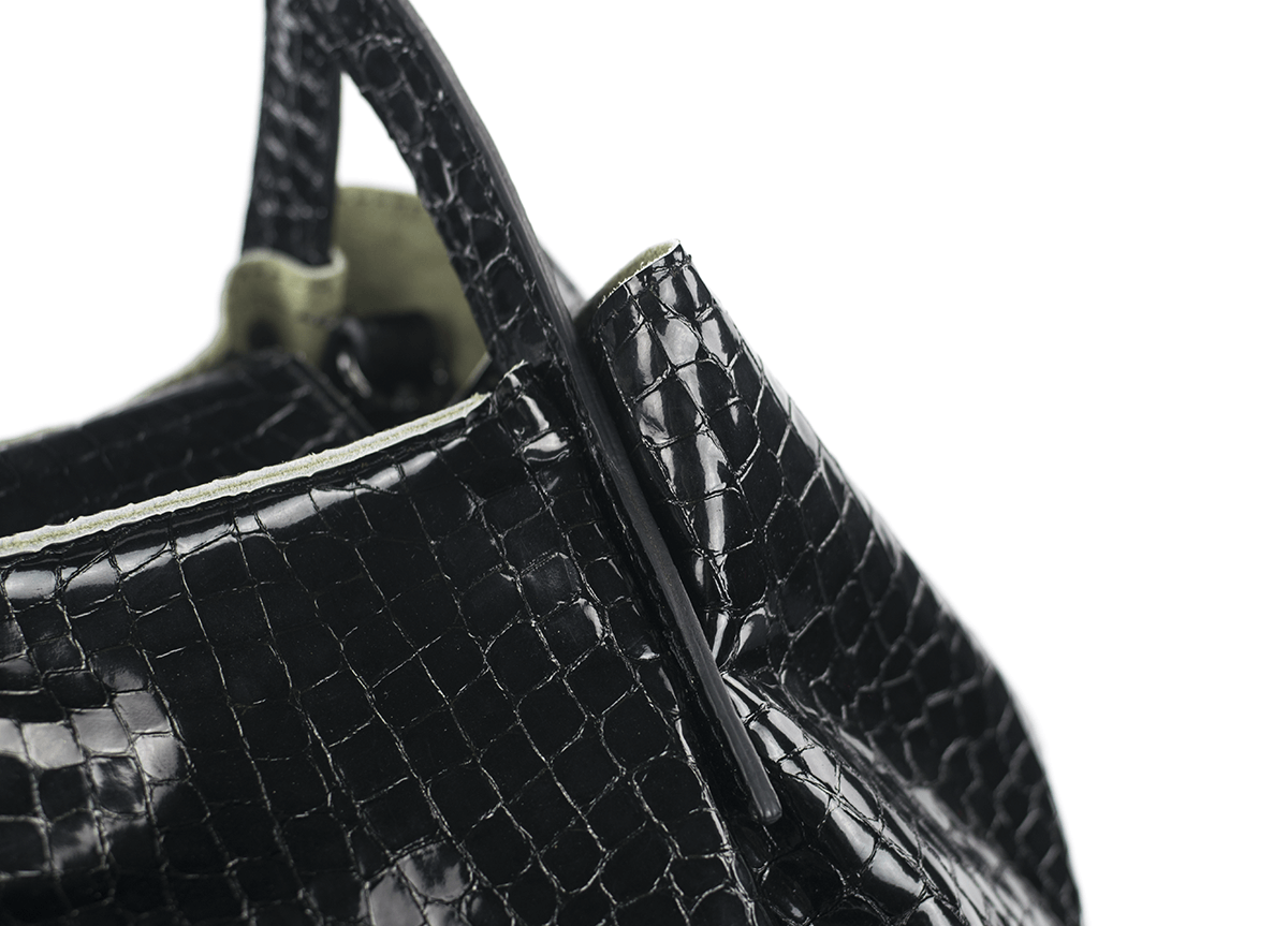 издание люляк марка Дамска лачена чанта в черен цвят - Дамски обувки от естествена кожа -  Грация Стил