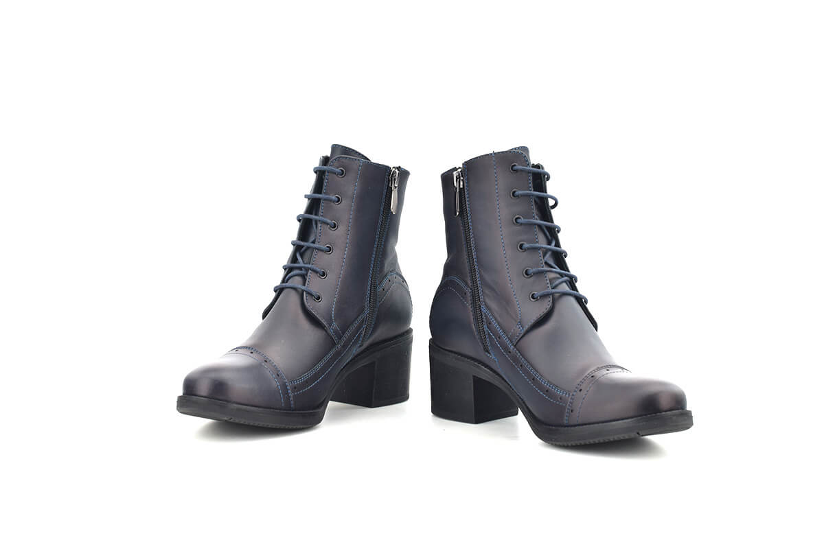 Ladies' boots in dark blue leather 360° Image