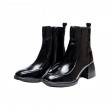 Дамски боти в черен лак Thumb