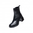Дамски боти в черен цвят Thumb