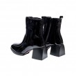 Дамски боти в черен лак Thumb