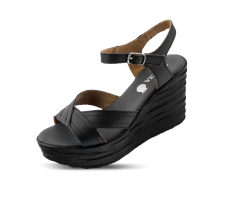 Ladies' platform sandals in black color