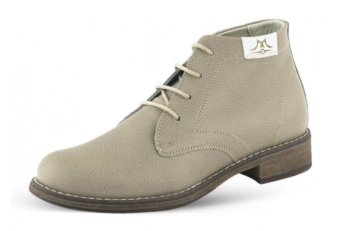 Ladies' boots type chukka in powder color