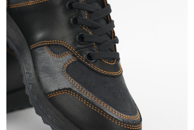Kids' sneakers in black and orange