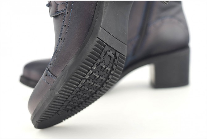 Ladies' boots in dark blue leather