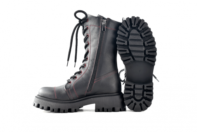 Ladies' ankle-boots in black and red