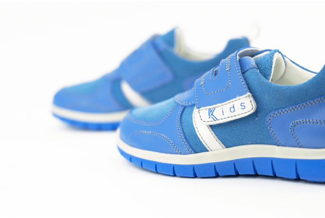 Kids' sports shoes in light blue nappa and suede