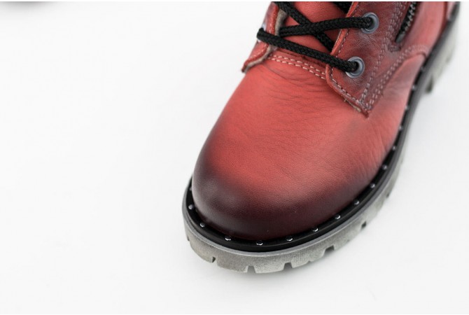 Children's boots with zips and shoelaces