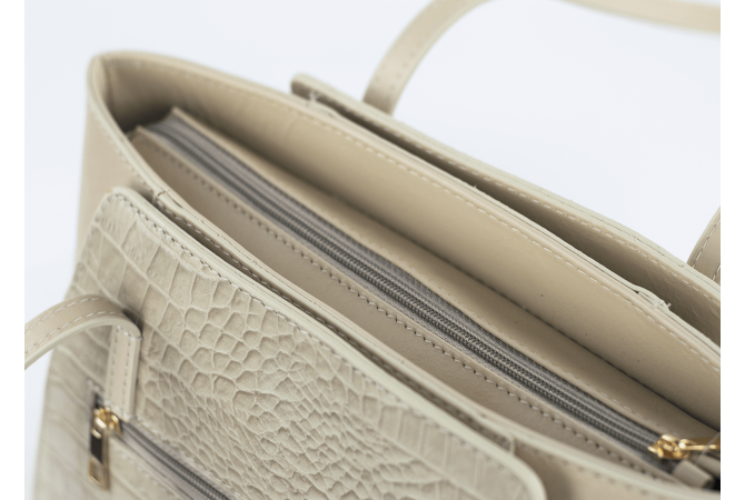 Дамска чанта с две дръжки в бежов цвят