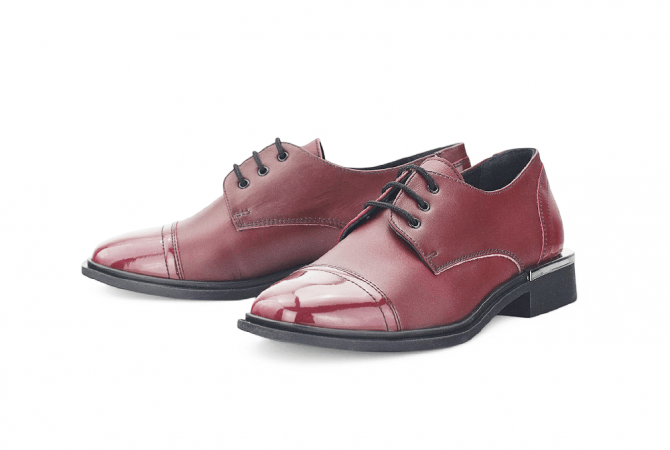 Дамски обувки с нисък ток и възки в цвят бордо