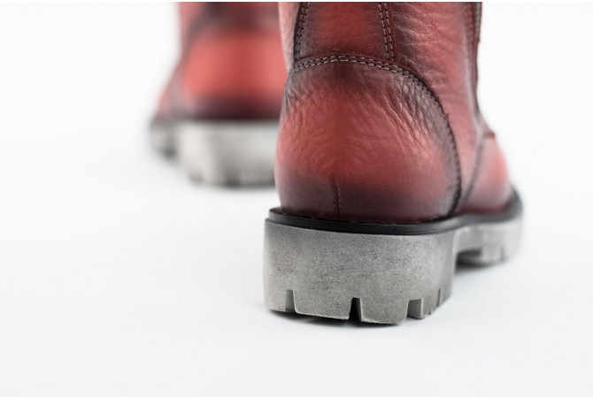 Children's boots with zips and shoelaces