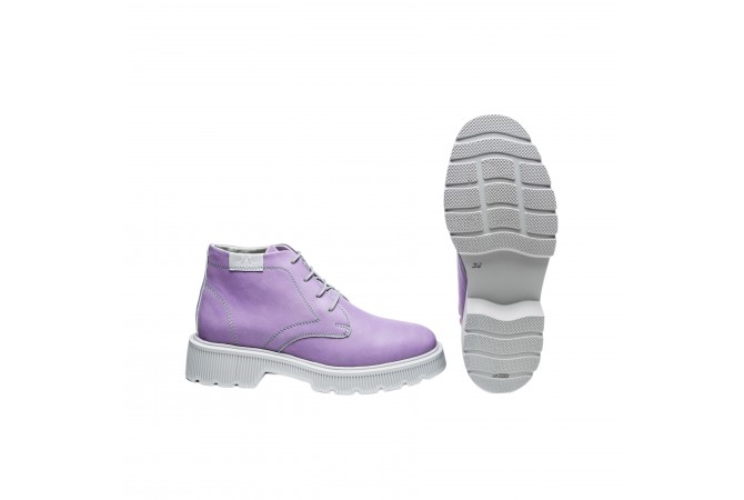 Дамски кларкове в светло лилав цвят