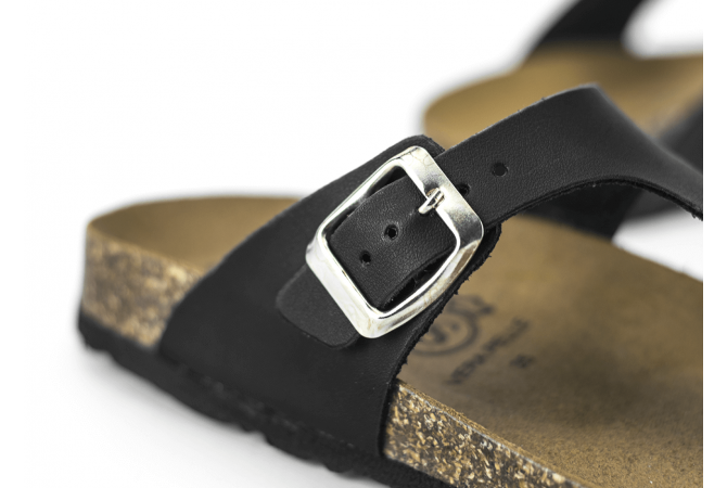 Дамски чехъл в черен цвят