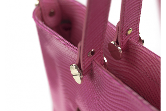 Ladies' handbag in pink color