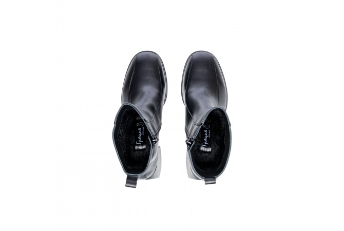 Дамски боти в черен цвят