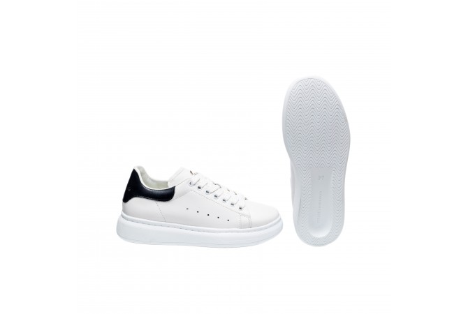 Дамски бели маратонки