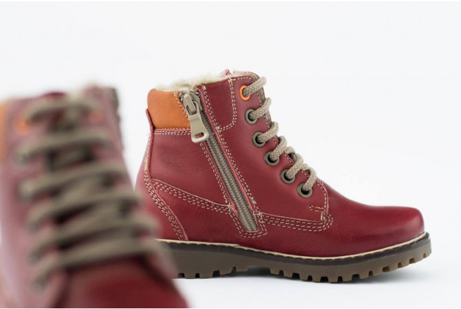 Kids' boots with a warm lining in red nappa